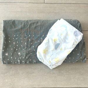Infant/Baby crib sheet and crib skirt